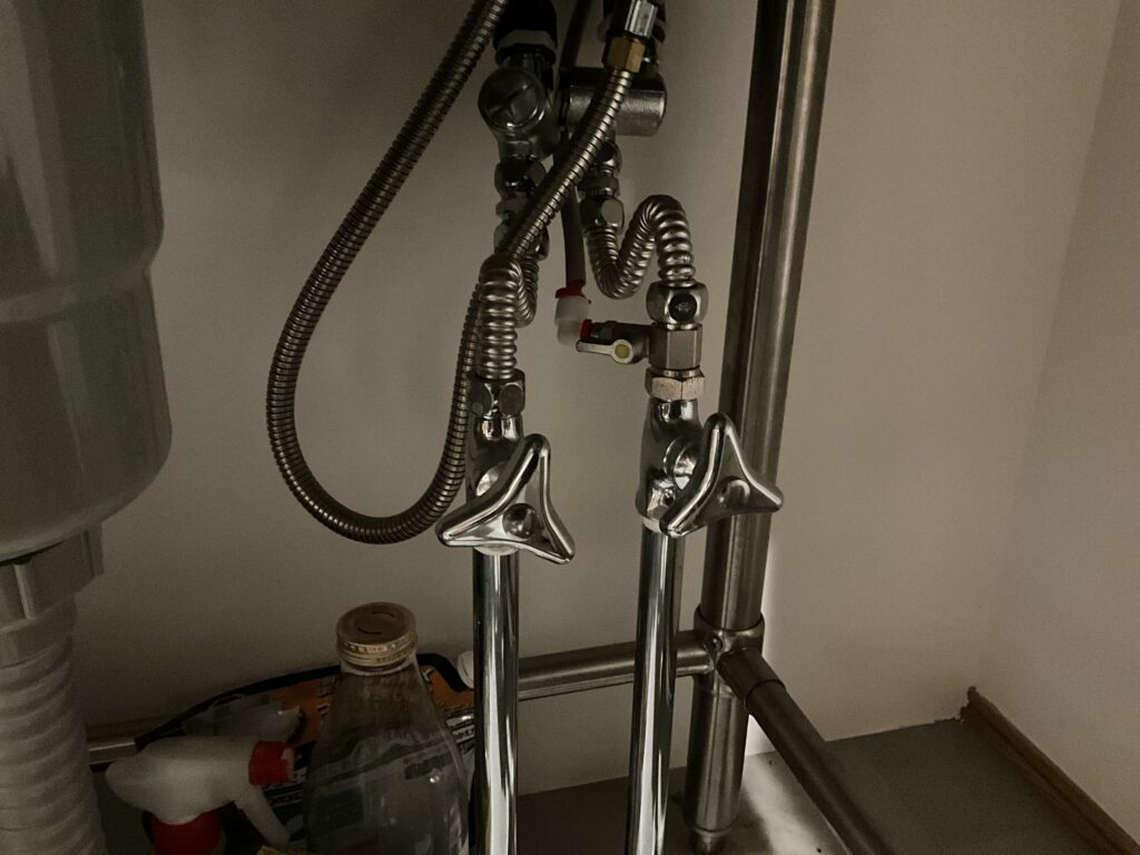 ウォータースタンドの水栓結合部の写真